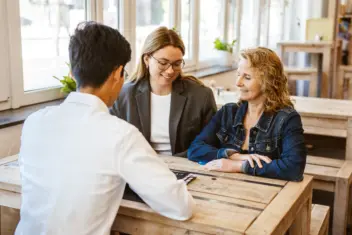 KMB Steuerberater Kanzlei Teamgespräch